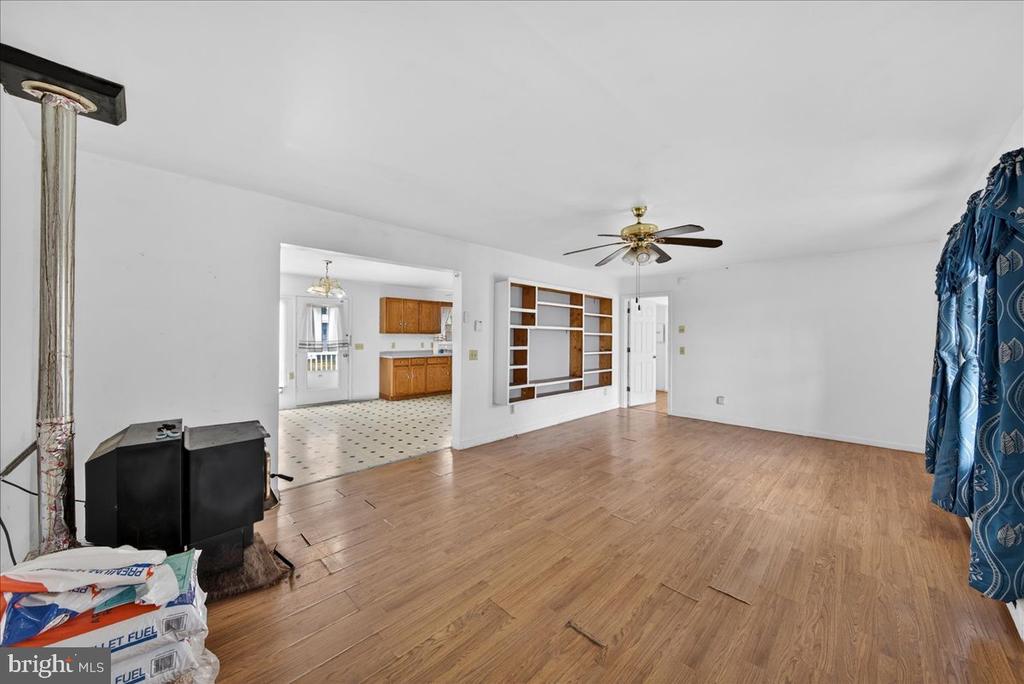 28042 RAPIDAN RD, RAPIDAN, Virginia 22733, 3 Bedrooms Bedrooms, ,2 BathroomsBathrooms,Residential,28042 RAPIDAN RD,VACU2013148 MLS # VACU2013148