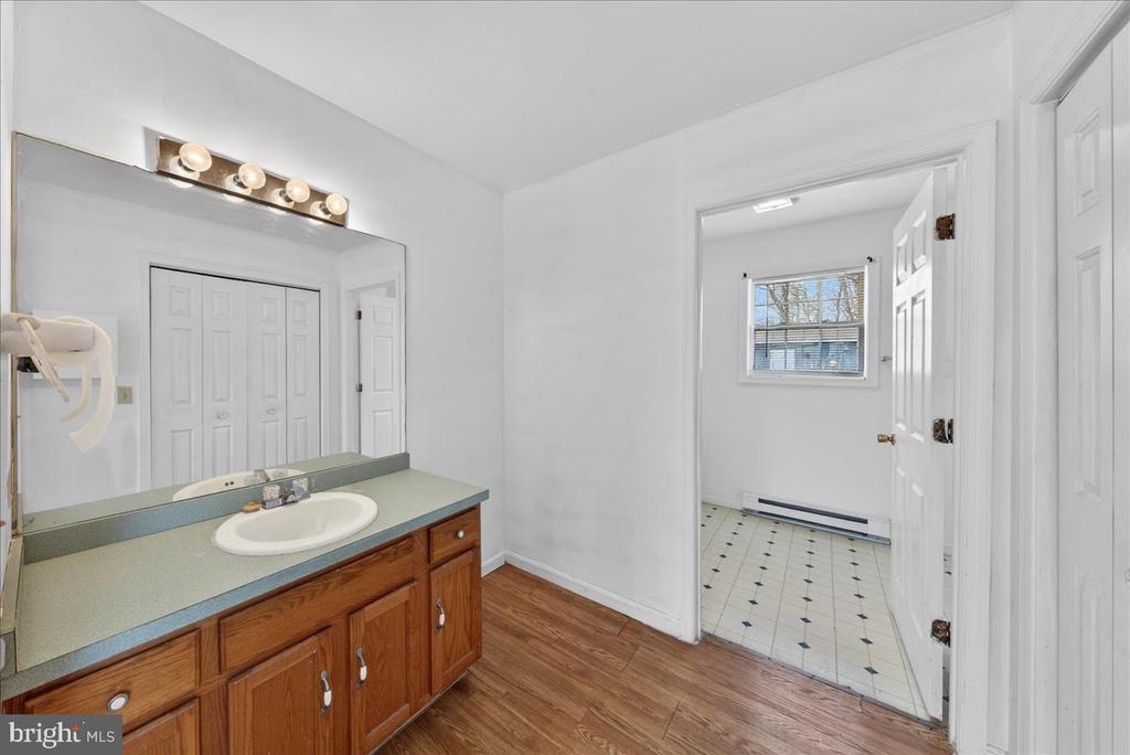 28042 RAPIDAN RD, RAPIDAN, Virginia 22733, 3 Bedrooms Bedrooms, ,2 BathroomsBathrooms,Residential,28042 RAPIDAN RD,VACU2013148 MLS # VACU2013148