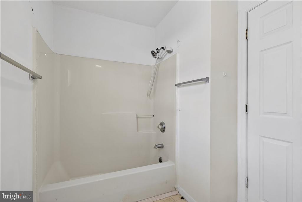 28042 RAPIDAN RD, RAPIDAN, Virginia 22733, 3 Bedrooms Bedrooms, ,2 BathroomsBathrooms,Residential,28042 RAPIDAN RD,VACU2013148 MLS # VACU2013148