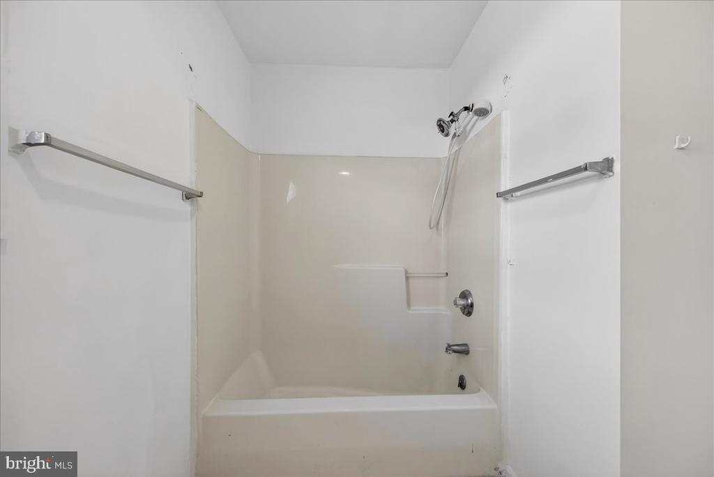 28042 RAPIDAN RD, RAPIDAN, Virginia 22733, 3 Bedrooms Bedrooms, ,2 BathroomsBathrooms,Residential,28042 RAPIDAN RD,VACU2013148 MLS # VACU2013148