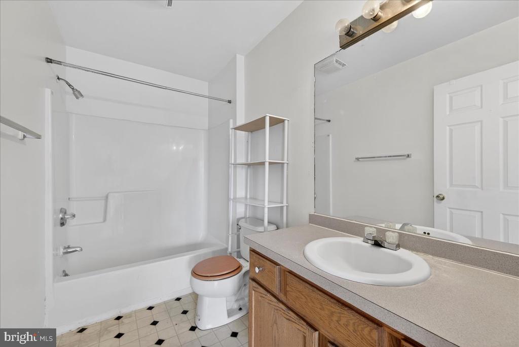 28042 RAPIDAN RD, RAPIDAN, Virginia 22733, 3 Bedrooms Bedrooms, ,2 BathroomsBathrooms,Residential,28042 RAPIDAN RD,VACU2013148 MLS # VACU2013148