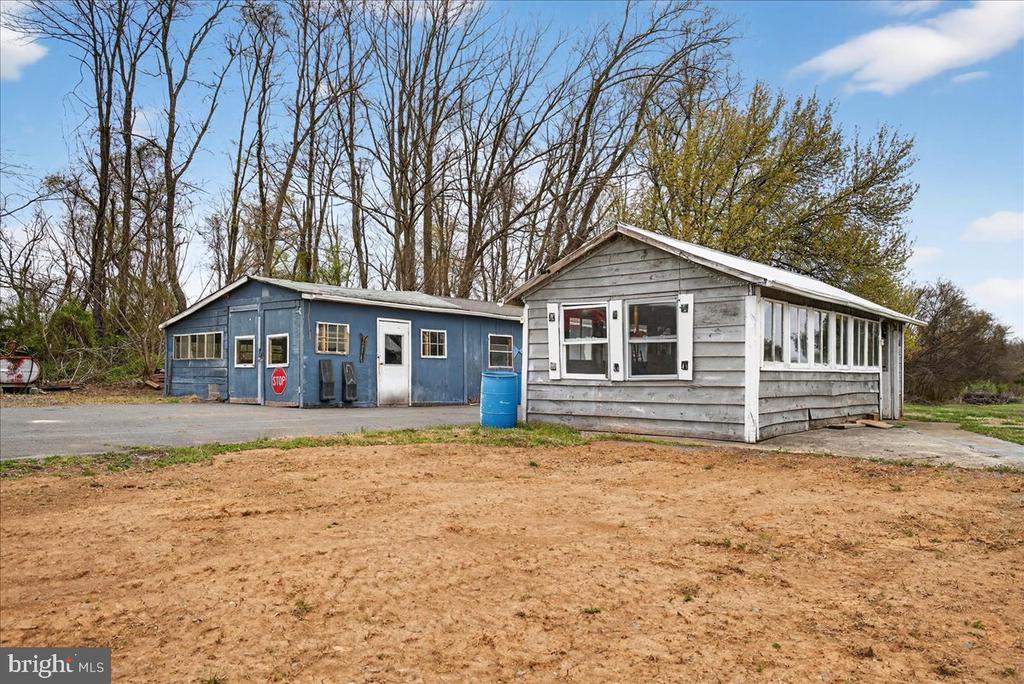 28042 RAPIDAN RD, RAPIDAN, Virginia 22733, 3 Bedrooms Bedrooms, ,2 BathroomsBathrooms,Residential,28042 RAPIDAN RD,VACU2013148 MLS # VACU2013148