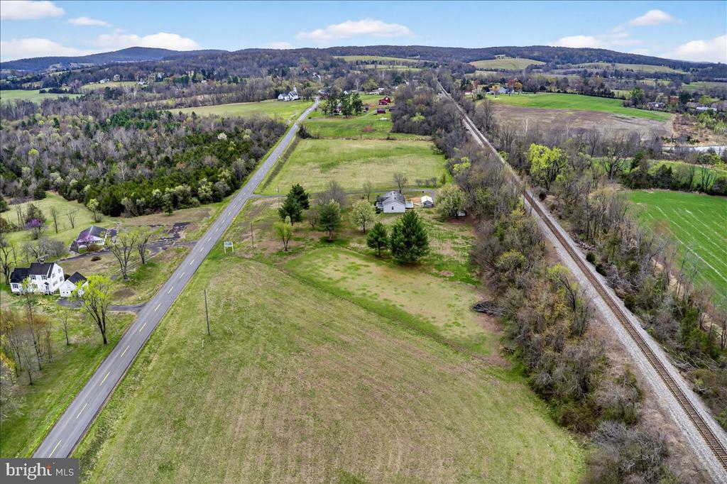 28042 RAPIDAN RD, RAPIDAN, Virginia 22733, 3 Bedrooms Bedrooms, ,2 BathroomsBathrooms,Residential,28042 RAPIDAN RD,VACU2013148 MLS # VACU2013148