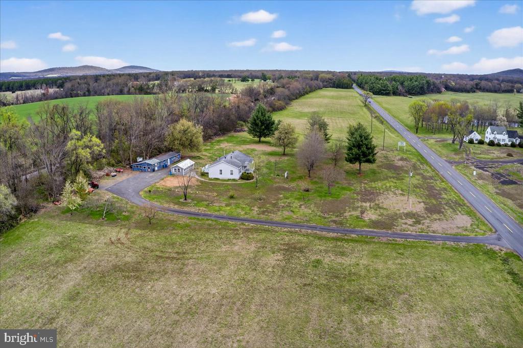 28042 RAPIDAN RD, RAPIDAN, Virginia 22733, 3 Bedrooms Bedrooms, ,2 BathroomsBathrooms,Residential,28042 RAPIDAN RD,VACU2013148 MLS # VACU2013148