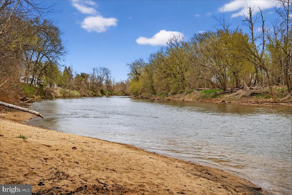 28042 RAPIDAN RD, RAPIDAN, Virginia 22733, 3 Bedrooms Bedrooms, ,2 BathroomsBathrooms,Residential,28042 RAPIDAN RD,VACU2013148 MLS # VACU2013148