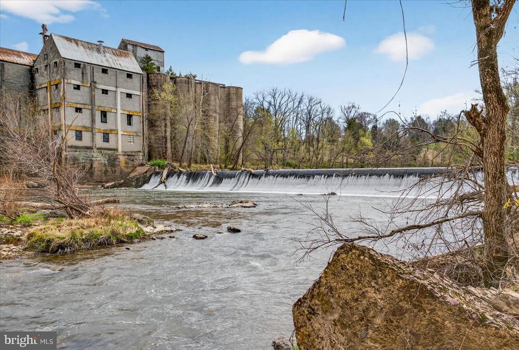 28042 RAPIDAN RD, RAPIDAN, Virginia 22733, 3 Bedrooms Bedrooms, ,2 BathroomsBathrooms,Residential,28042 RAPIDAN RD,VACU2013148 MLS # VACU2013148