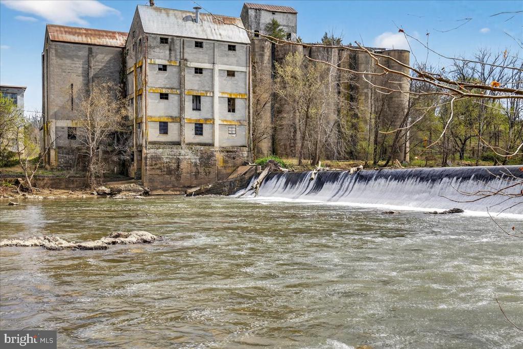 28042 RAPIDAN RD, RAPIDAN, Virginia 22733, 3 Bedrooms Bedrooms, ,2 BathroomsBathrooms,Residential,28042 RAPIDAN RD,VACU2013148 MLS # VACU2013148