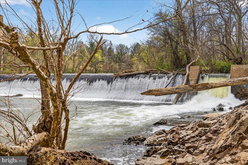 28042 RAPIDAN RD, RAPIDAN, Virginia 22733, 3 Bedrooms Bedrooms, ,2 BathroomsBathrooms,Residential,28042 RAPIDAN RD,VACU2013148 MLS # VACU2013148