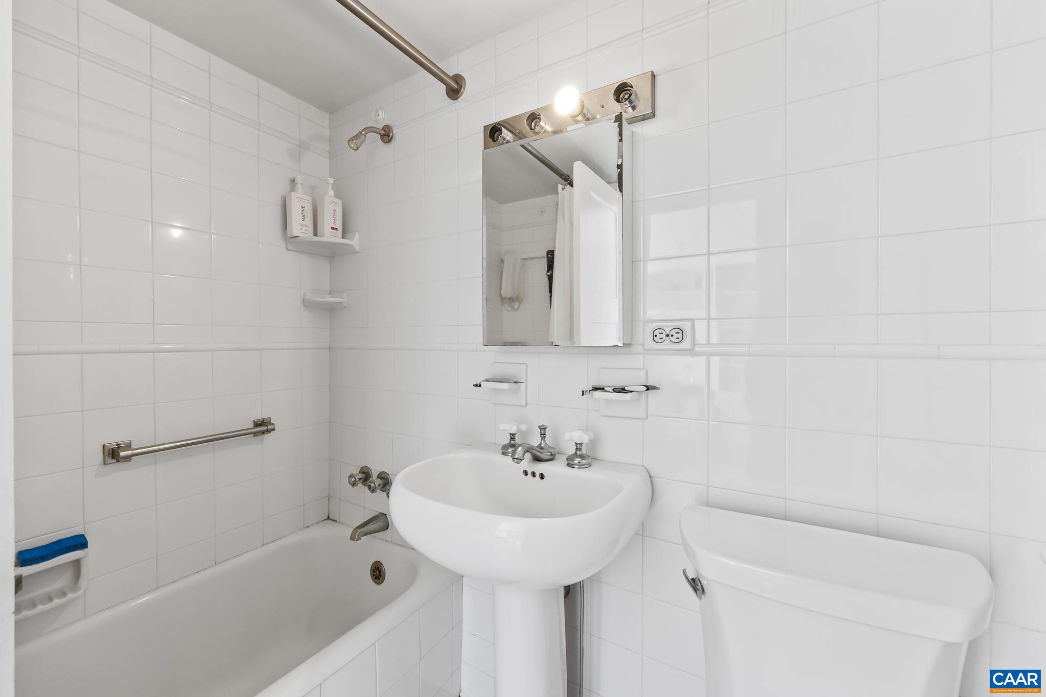 500 COURT SQ, CHARLOTTESVILLE, Virginia 22902, ,1 BathroomBathrooms,Residential,500 COURT SQ,674488 MLS # 674488