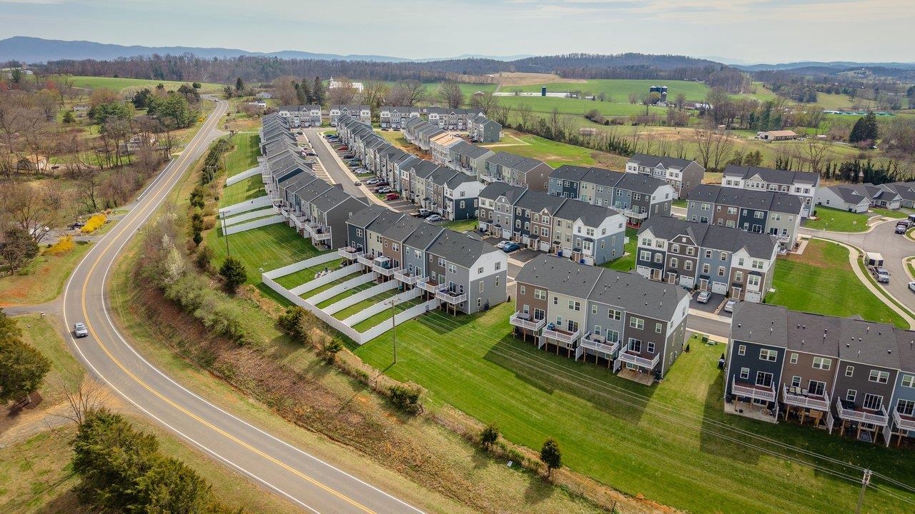 4537 DRYSDALE ST, ROCKINGHAM, Virginia 22801, 3 Bedrooms Bedrooms, ,2 BathroomsBathrooms,Residential,4537 DRYSDALE ST,674994 MLS # 674994