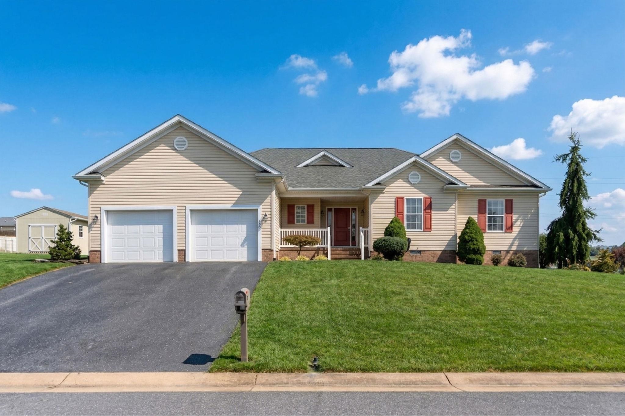 800 WATERTON ST, STAUNTON, Virginia 24401, 3 Bedrooms Bedrooms, ,2 BathroomsBathrooms,Residential,800 WATERTON ST,675145 MLS # 675145