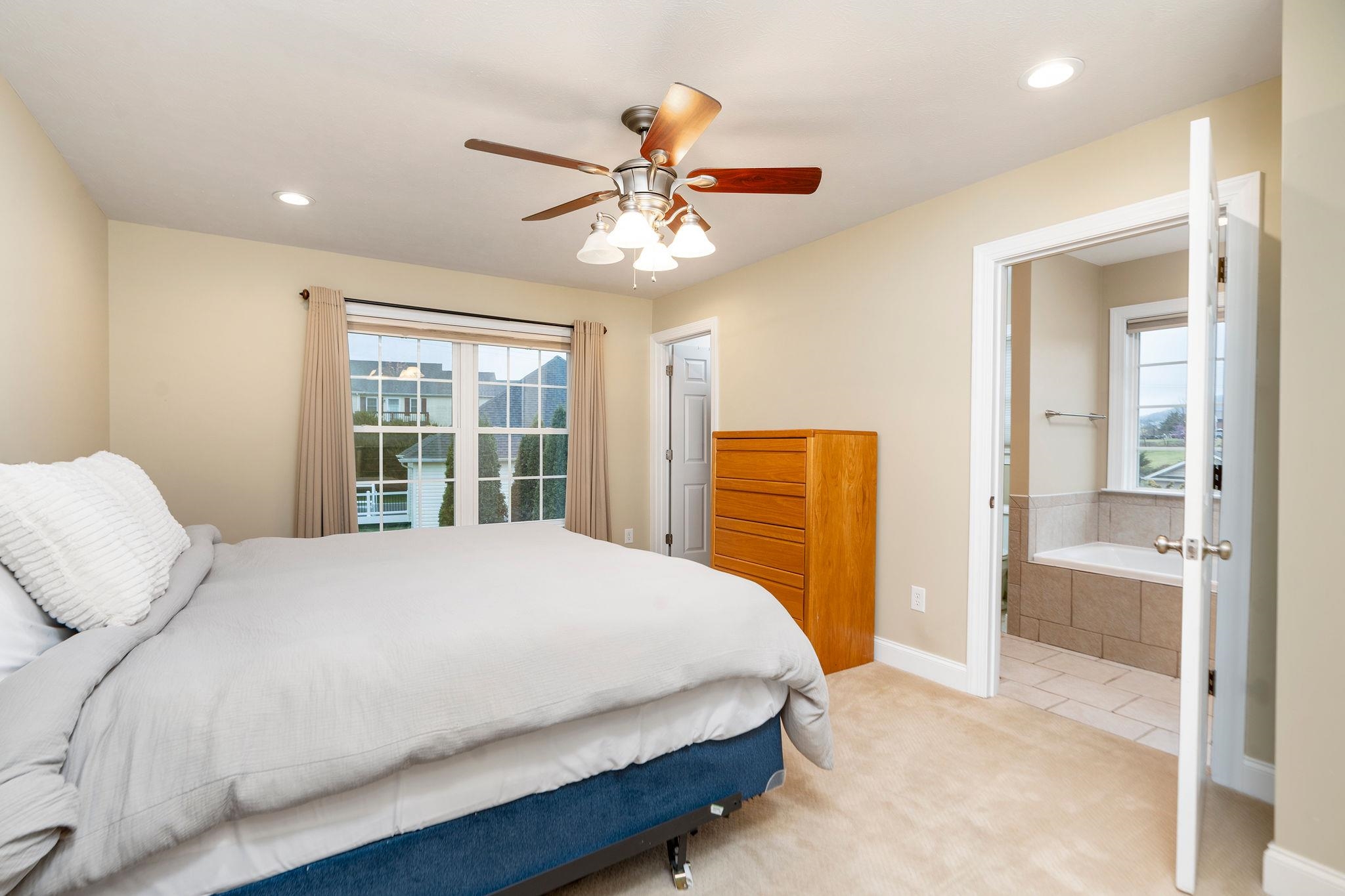 800 WATERTON ST, STAUNTON, Virginia 24401, 3 Bedrooms Bedrooms, ,2 BathroomsBathrooms,Residential,800 WATERTON ST,675145 MLS # 675145