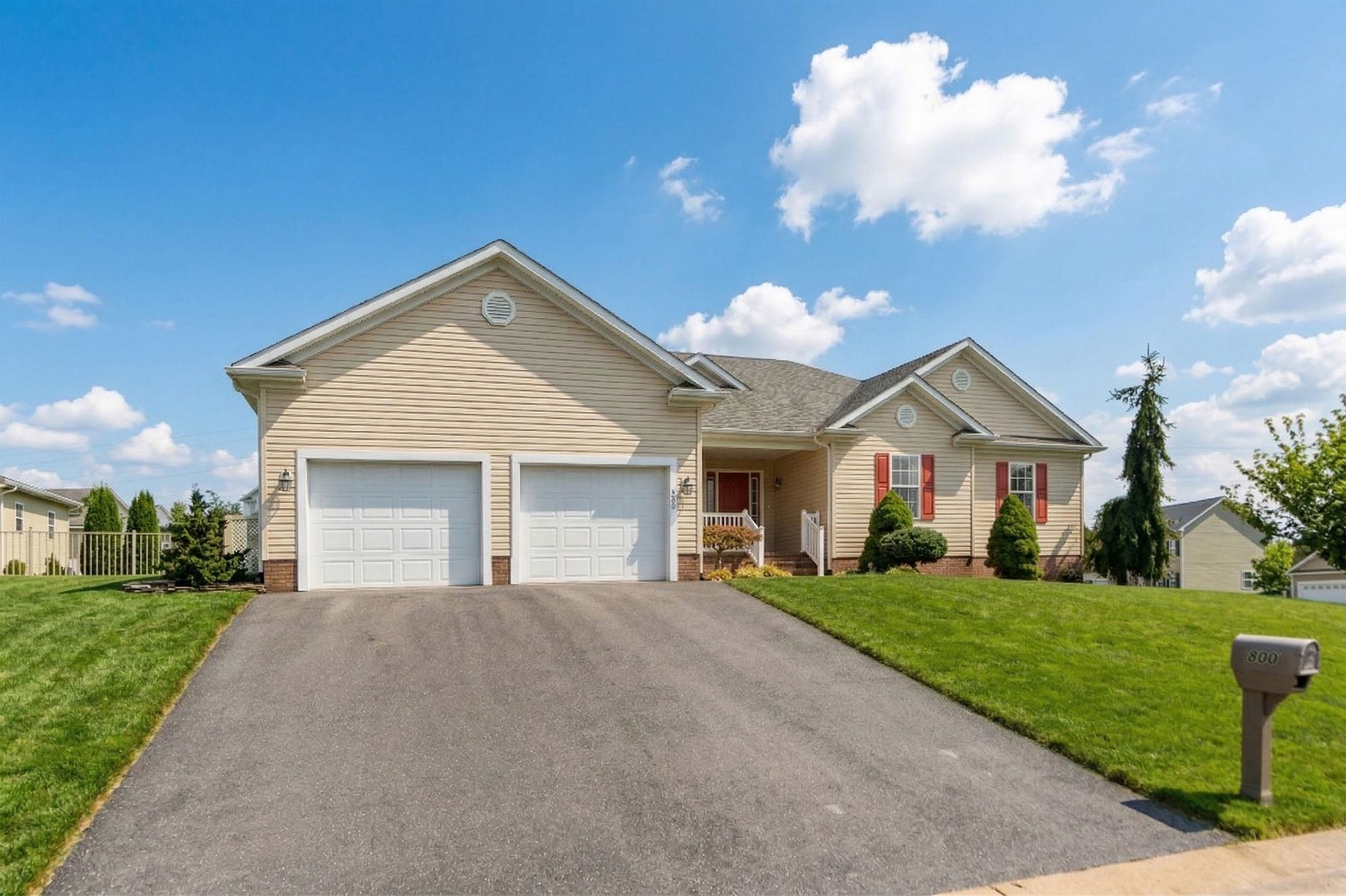 800 WATERTON ST, STAUNTON, Virginia 24401, 3 Bedrooms Bedrooms, ,2 BathroomsBathrooms,Residential,800 WATERTON ST,675145 MLS # 675145