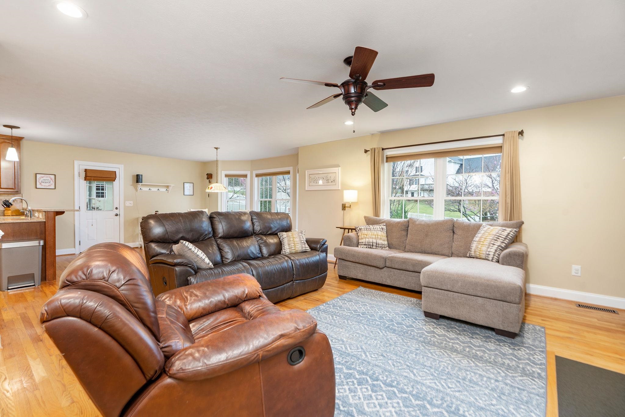 800 WATERTON ST, STAUNTON, Virginia 24401, 3 Bedrooms Bedrooms, ,2 BathroomsBathrooms,Residential,800 WATERTON ST,675145 MLS # 675145