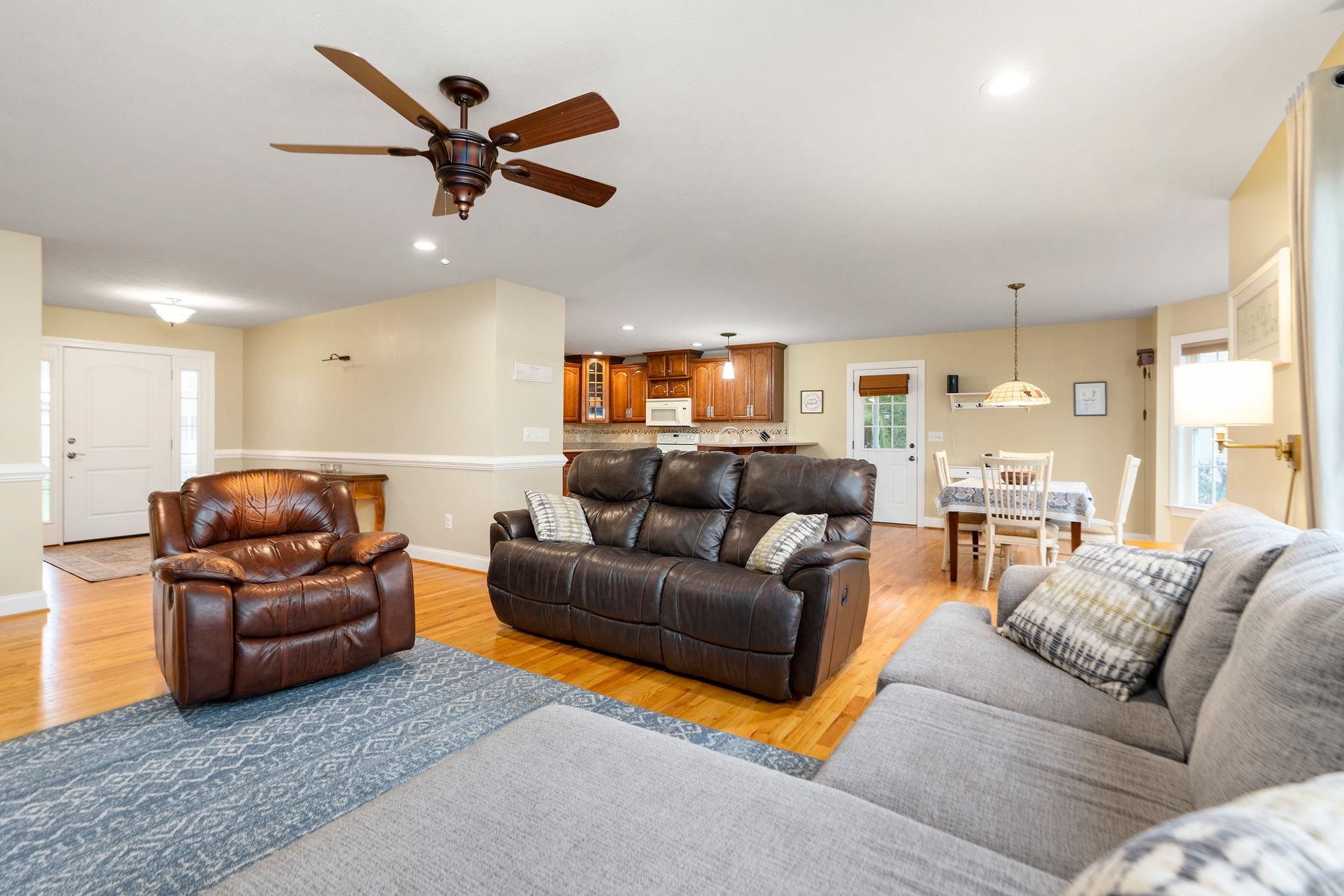 800 WATERTON ST, STAUNTON, Virginia 24401, 3 Bedrooms Bedrooms, ,2 BathroomsBathrooms,Residential,800 WATERTON ST,675145 MLS # 675145