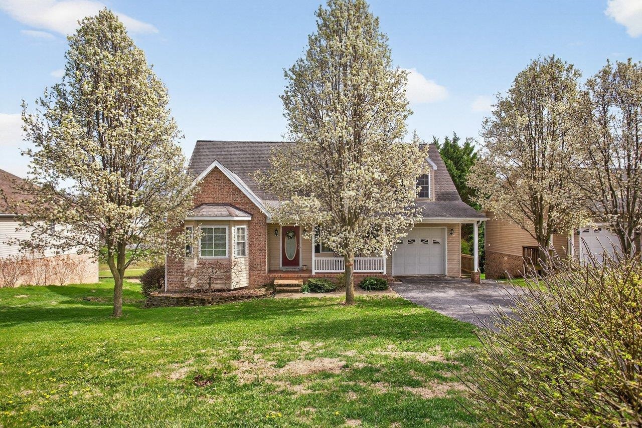 145 SUGAR MILL LN, WEYERS CAVE, Virginia 24486, 4 Bedrooms Bedrooms, ,2 BathroomsBathrooms,Residential,145 SUGAR MILL LN,675150 MLS # 675150