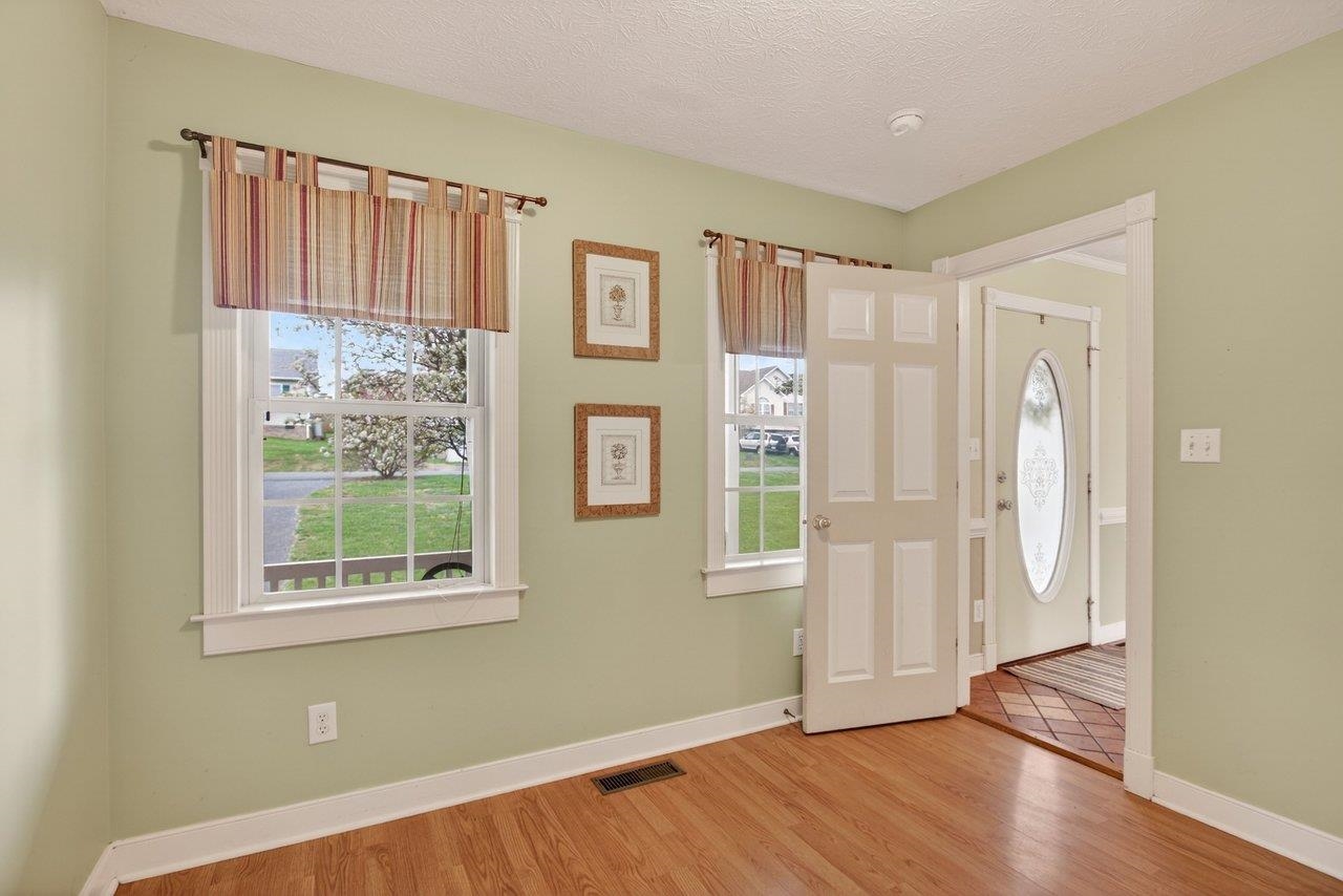 145 SUGAR MILL LN, WEYERS CAVE, Virginia 24486, 4 Bedrooms Bedrooms, ,2 BathroomsBathrooms,Residential,145 SUGAR MILL LN,675150 MLS # 675150