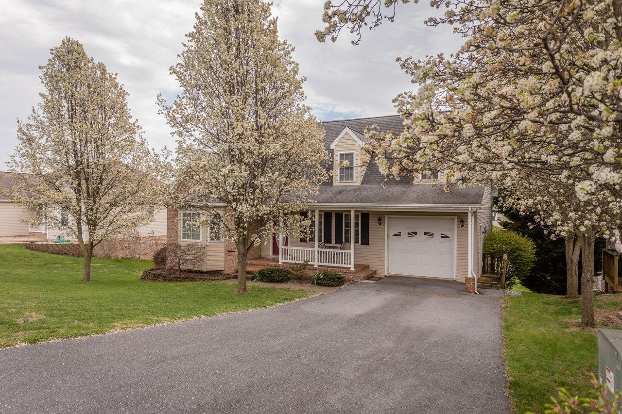 145 SUGAR MILL LN, WEYERS CAVE, Virginia 24486, 4 Bedrooms Bedrooms, ,2 BathroomsBathrooms,Residential,145 SUGAR MILL LN,675150 MLS # 675150