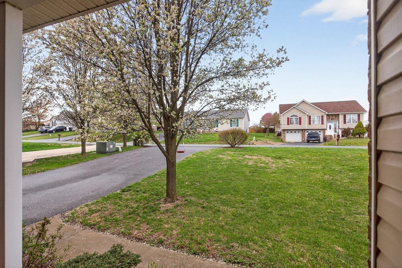 145 SUGAR MILL LN, WEYERS CAVE, Virginia 24486, 4 Bedrooms Bedrooms, ,2 BathroomsBathrooms,Residential,145 SUGAR MILL LN,675150 MLS # 675150