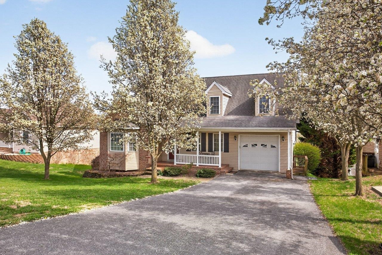 145 SUGAR MILL LN, WEYERS CAVE, Virginia 24486, 4 Bedrooms Bedrooms, ,2 BathroomsBathrooms,Residential,145 SUGAR MILL LN,675150 MLS # 675150