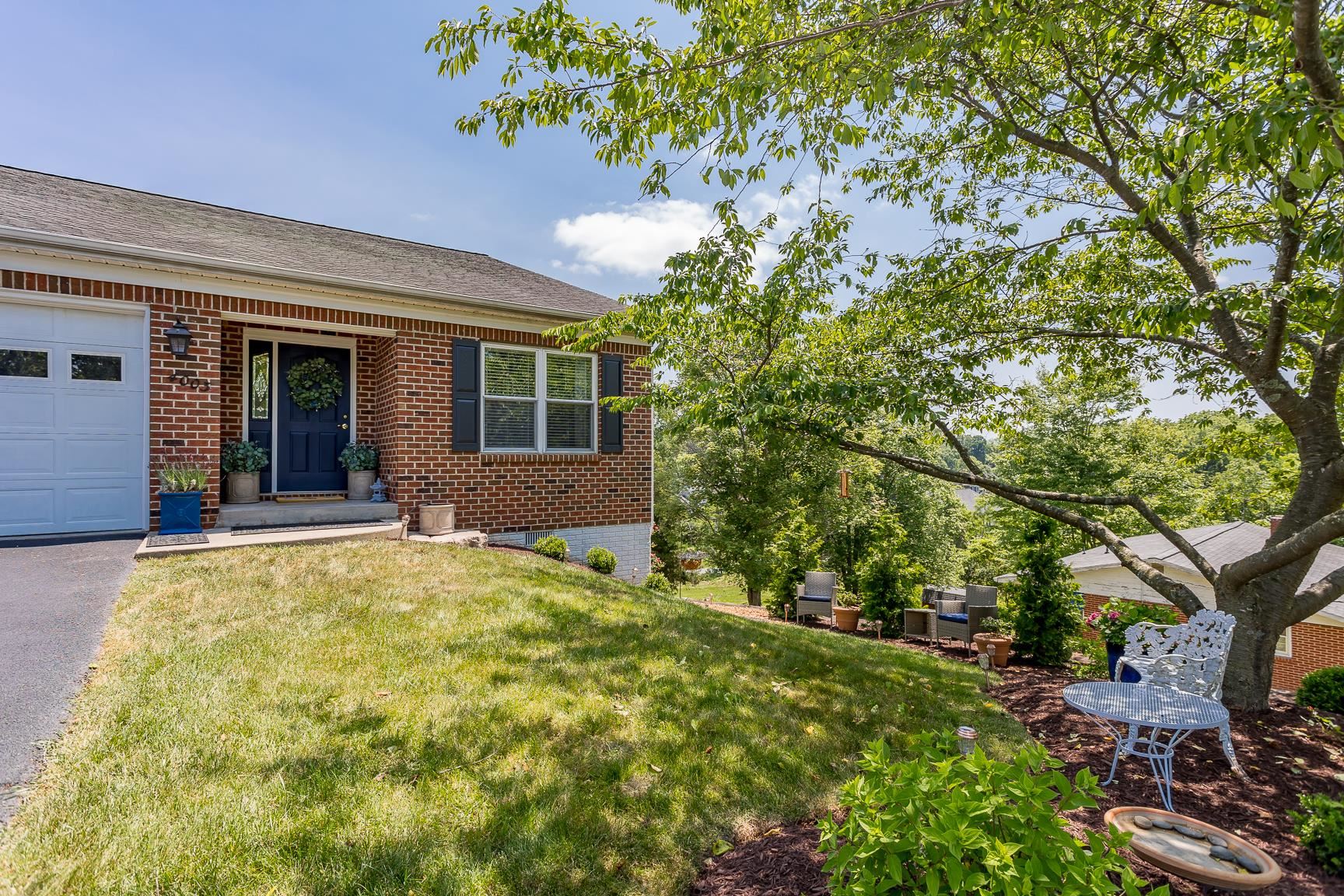 4003 PIRKEY LN, ROCKINGHAM, Virginia 22801, 3 Bedrooms Bedrooms, ,3 BathroomsBathrooms,Residential,4003 PIRKEY LN,675152 MLS # 675152