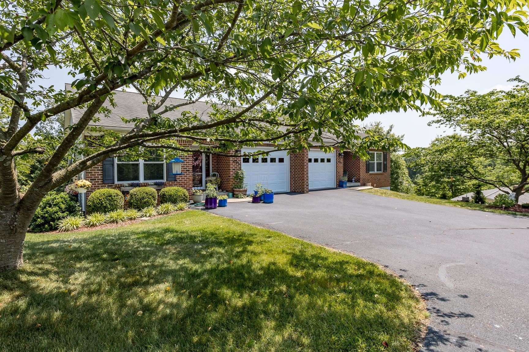 4003 PIRKEY LN, ROCKINGHAM, Virginia 22801, 3 Bedrooms Bedrooms, ,3 BathroomsBathrooms,Residential,4003 PIRKEY LN,675152 MLS # 675152