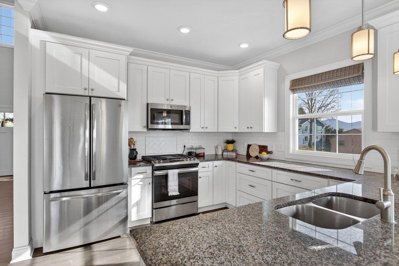 3885 CADET CT, PENN LAIRD, Virginia 22846, 4 Bedrooms Bedrooms, ,2 BathroomsBathrooms,Residential,3885 CADET CT,675157 MLS # 675157