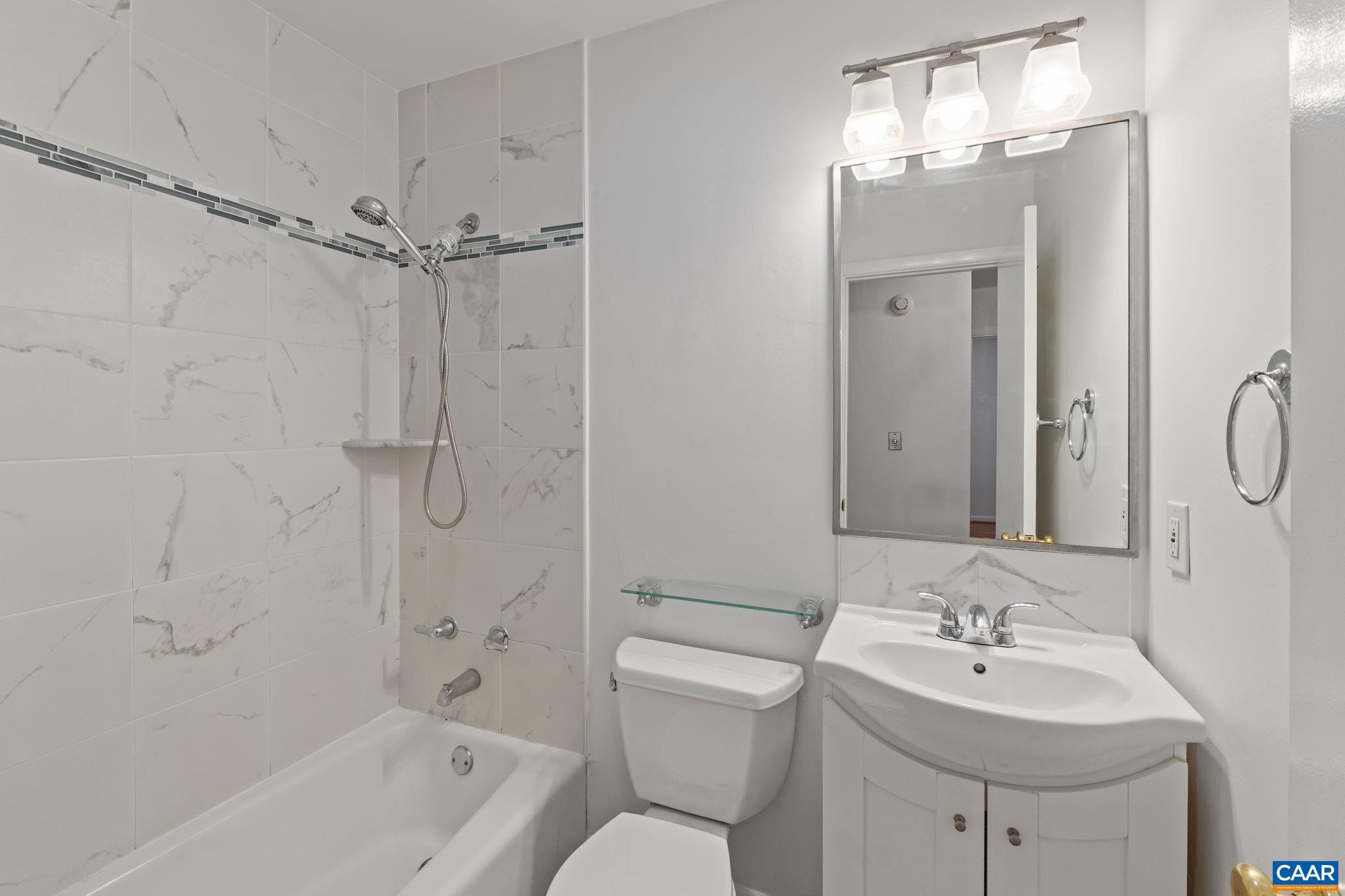 617 DAVIS AVE, CHARLOTTESVILLE, Virginia 22901, 5 Bedrooms Bedrooms, ,3 BathroomsBathrooms,Residential,617 DAVIS AVE,675161 MLS # 675161