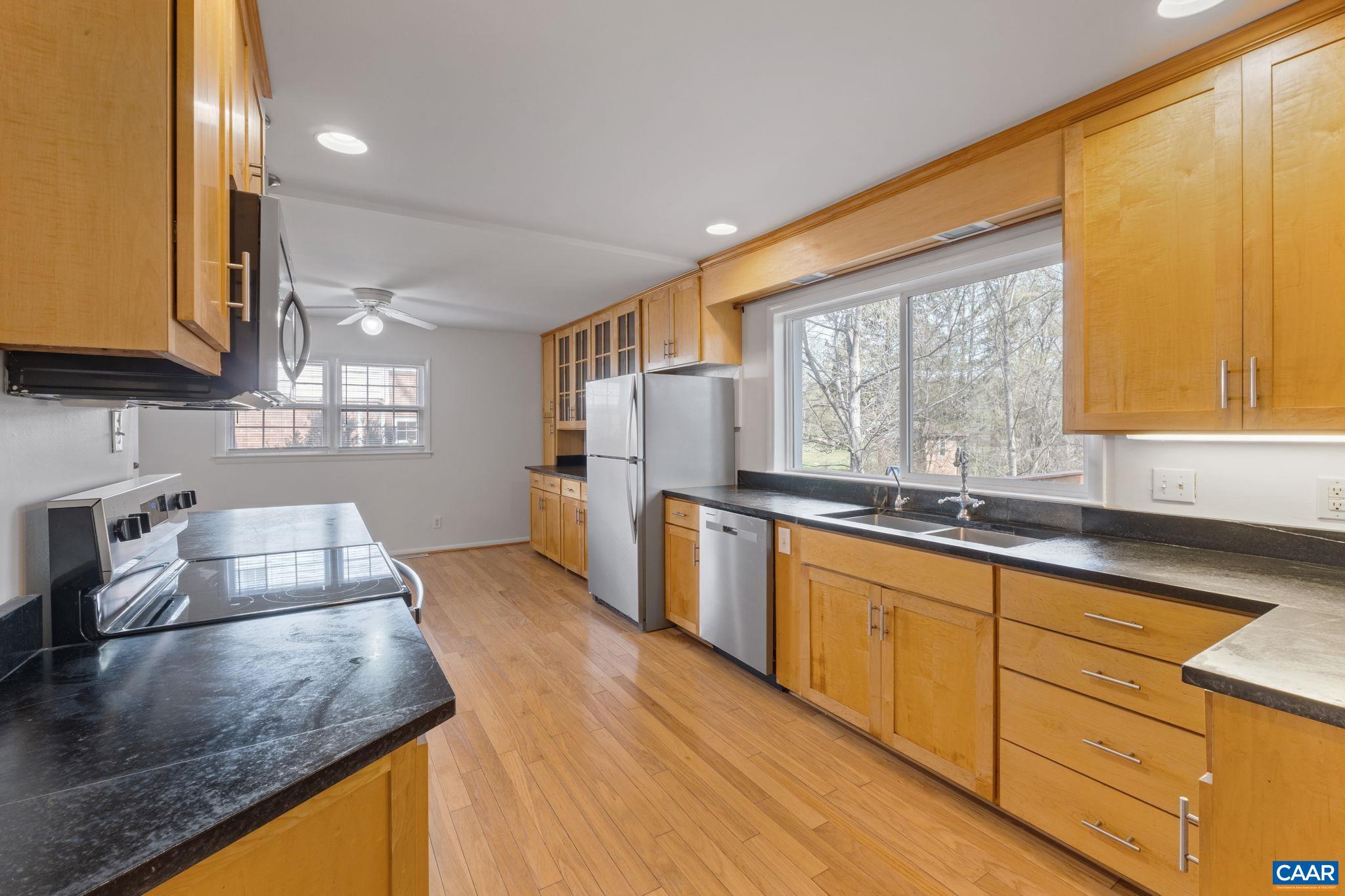 617 DAVIS AVE, CHARLOTTESVILLE, Virginia 22901, 5 Bedrooms Bedrooms, ,3 BathroomsBathrooms,Residential,617 DAVIS AVE,675161 MLS # 675161