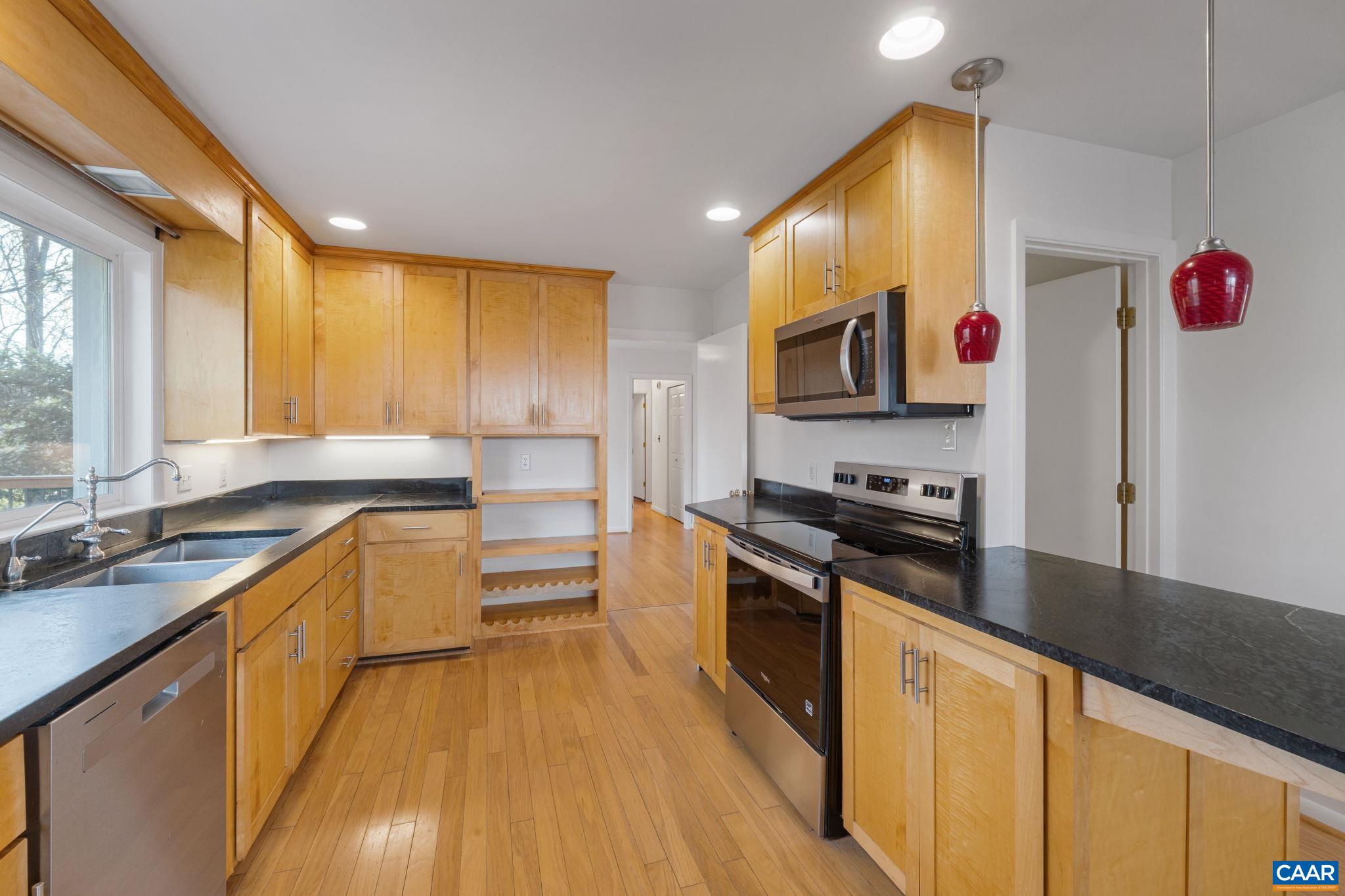 617 DAVIS AVE, CHARLOTTESVILLE, Virginia 22901, 5 Bedrooms Bedrooms, ,3 BathroomsBathrooms,Residential,617 DAVIS AVE,675161 MLS # 675161