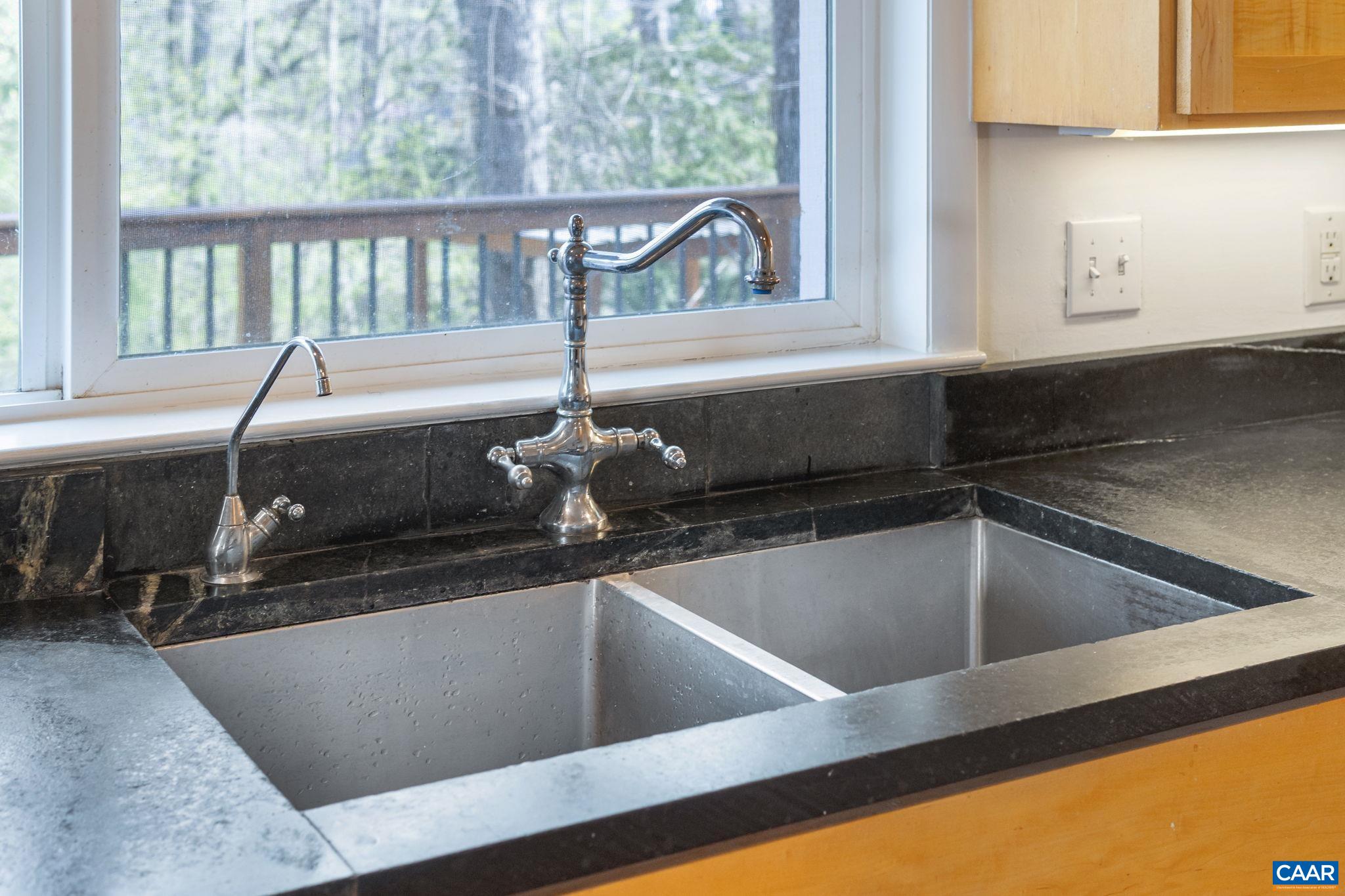 617 DAVIS AVE, CHARLOTTESVILLE, Virginia 22901, 5 Bedrooms Bedrooms, ,3 BathroomsBathrooms,Residential,617 DAVIS AVE,675161 MLS # 675161