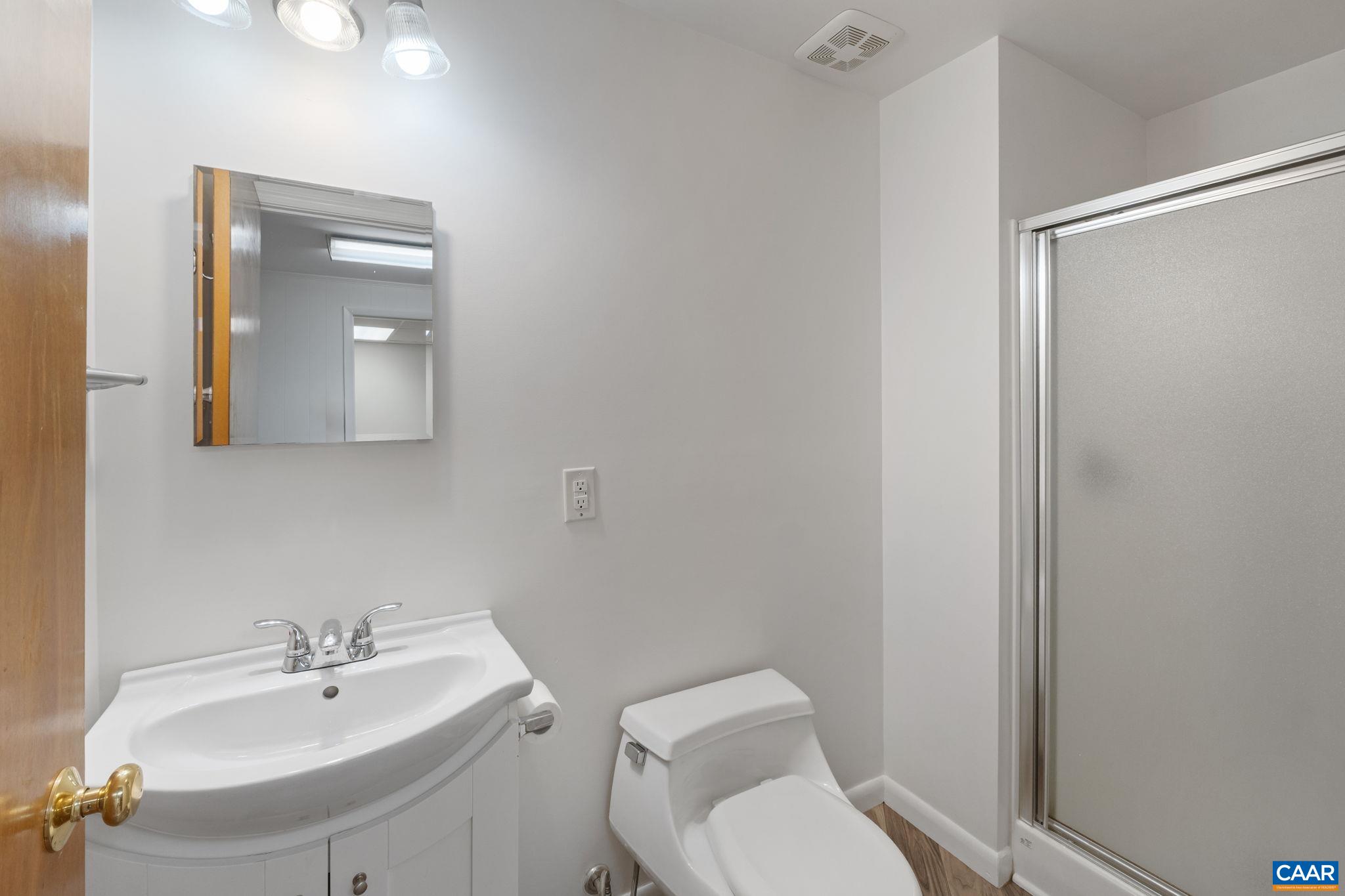 617 DAVIS AVE, CHARLOTTESVILLE, Virginia 22901, 5 Bedrooms Bedrooms, ,3 BathroomsBathrooms,Residential,617 DAVIS AVE,675161 MLS # 675161