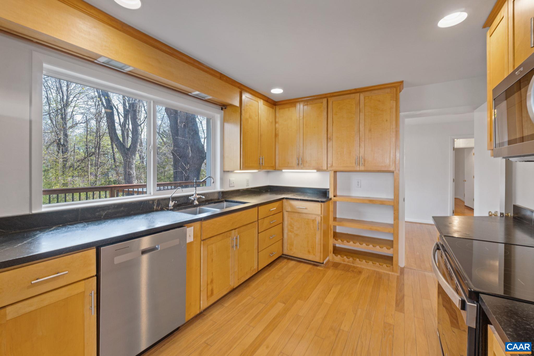 617 DAVIS AVE, CHARLOTTESVILLE, Virginia 22901, 5 Bedrooms Bedrooms, ,3 BathroomsBathrooms,Residential,617 DAVIS AVE,675161 MLS # 675161