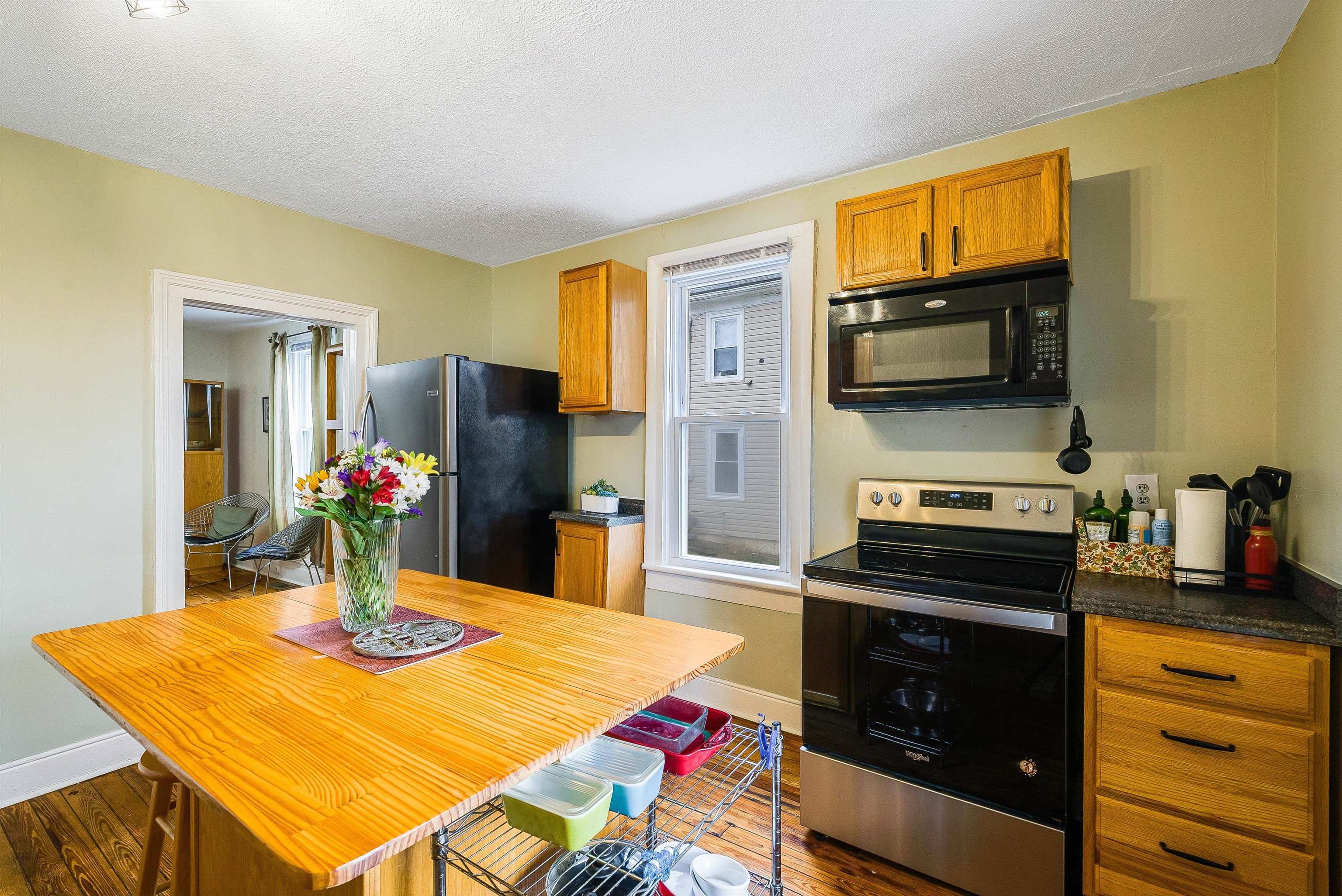 1306 W JOHNSON ST, STAUNTON, Virginia 24401, 3 Bedrooms Bedrooms, ,1 BathroomBathrooms,Residential,1306 W JOHNSON ST,675163 MLS # 675163