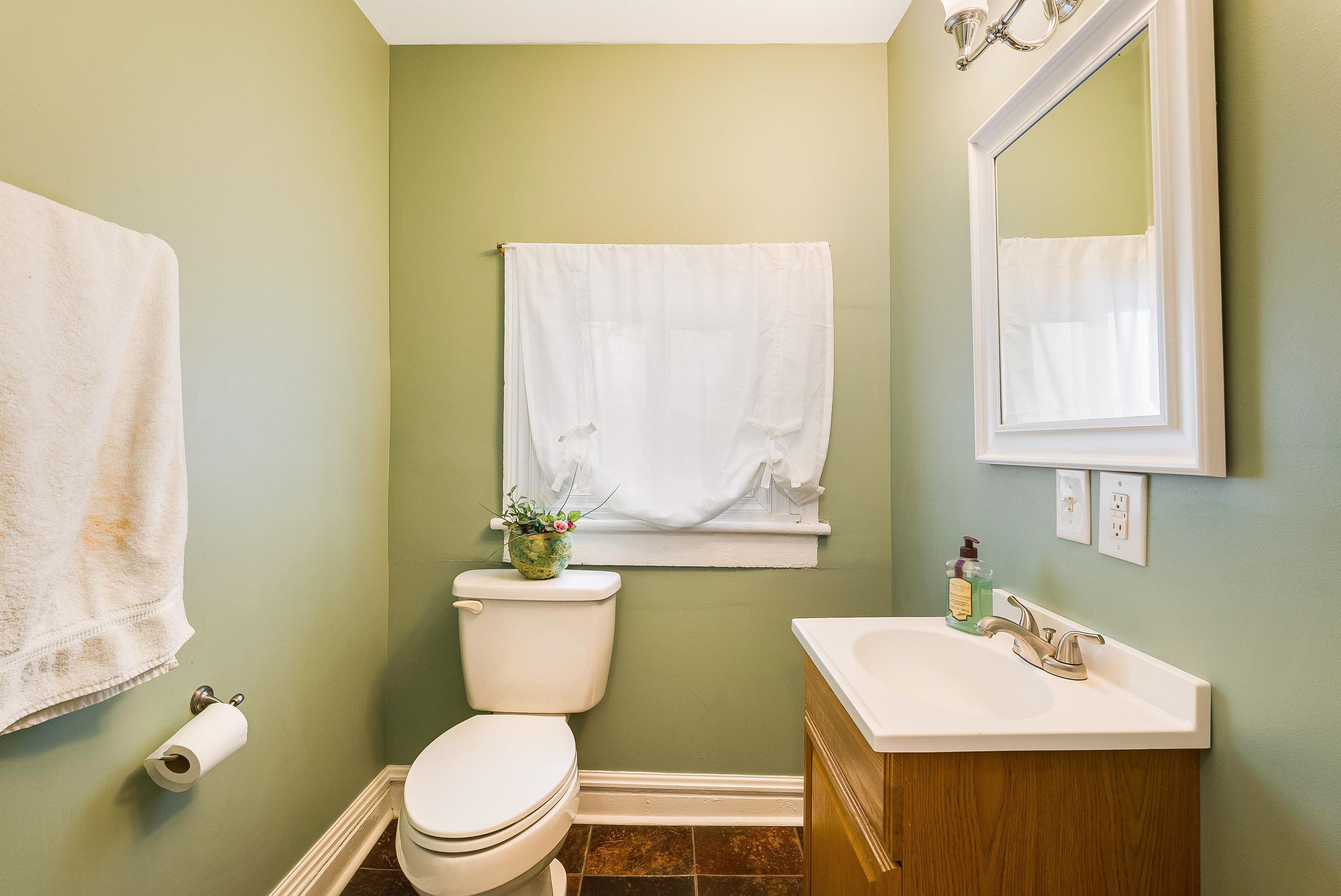 1306 W JOHNSON ST, STAUNTON, Virginia 24401, 3 Bedrooms Bedrooms, ,1 BathroomBathrooms,Residential,1306 W JOHNSON ST,675163 MLS # 675163