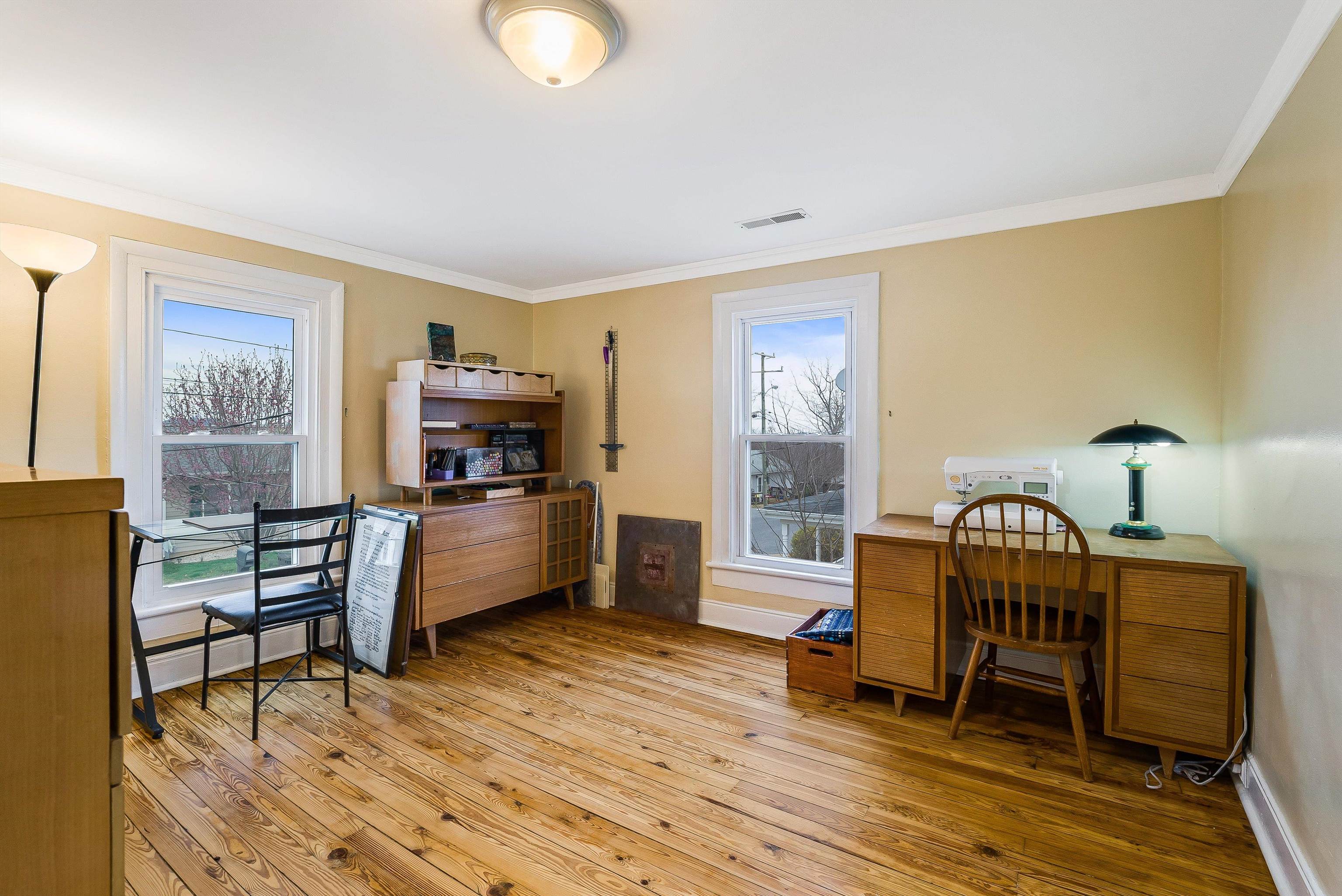 1306 W JOHNSON ST, STAUNTON, Virginia 24401, 3 Bedrooms Bedrooms, ,1 BathroomBathrooms,Residential,1306 W JOHNSON ST,675163 MLS # 675163