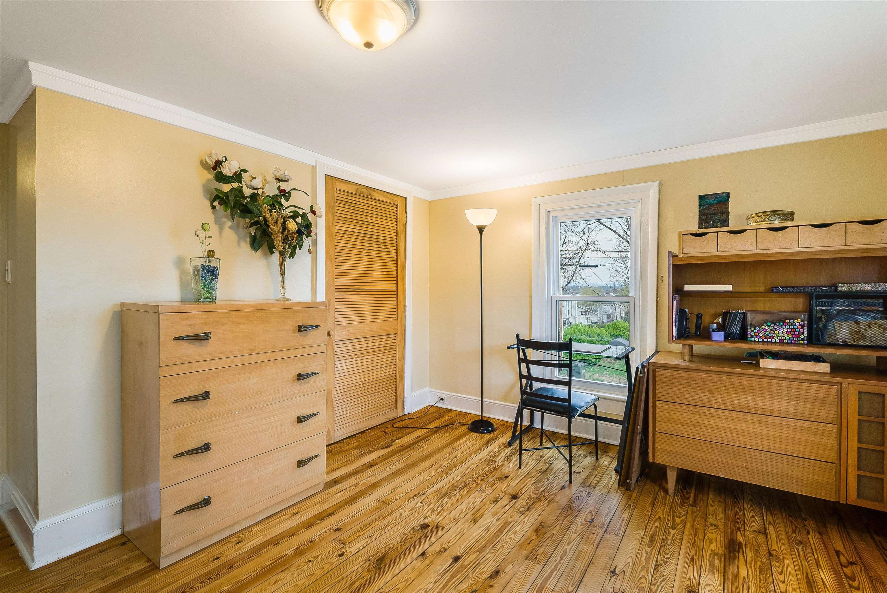 1306 W JOHNSON ST, STAUNTON, Virginia 24401, 3 Bedrooms Bedrooms, ,1 BathroomBathrooms,Residential,1306 W JOHNSON ST,675163 MLS # 675163