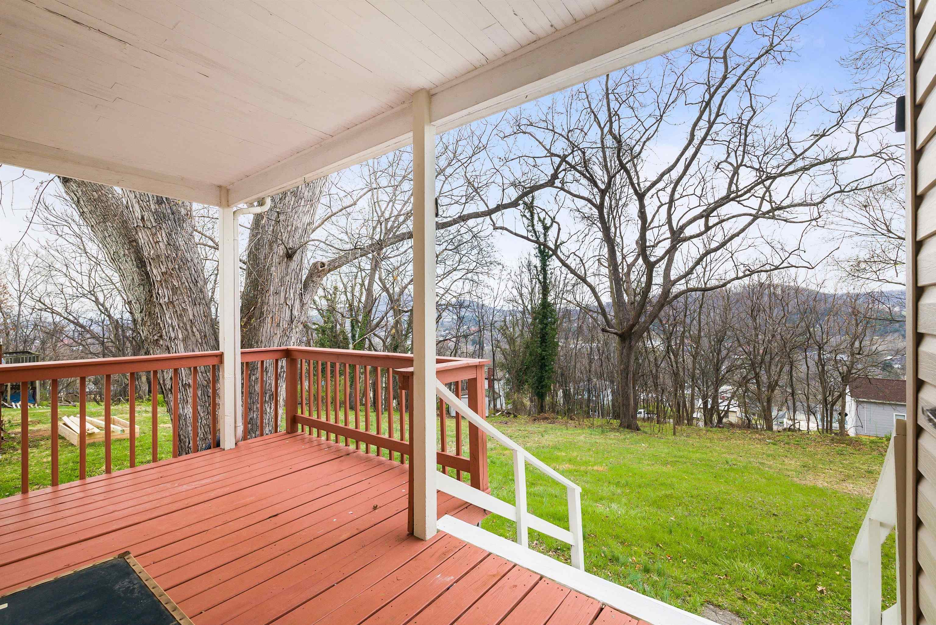 1306 W JOHNSON ST, STAUNTON, Virginia 24401, 3 Bedrooms Bedrooms, ,1 BathroomBathrooms,Residential,1306 W JOHNSON ST,675163 MLS # 675163