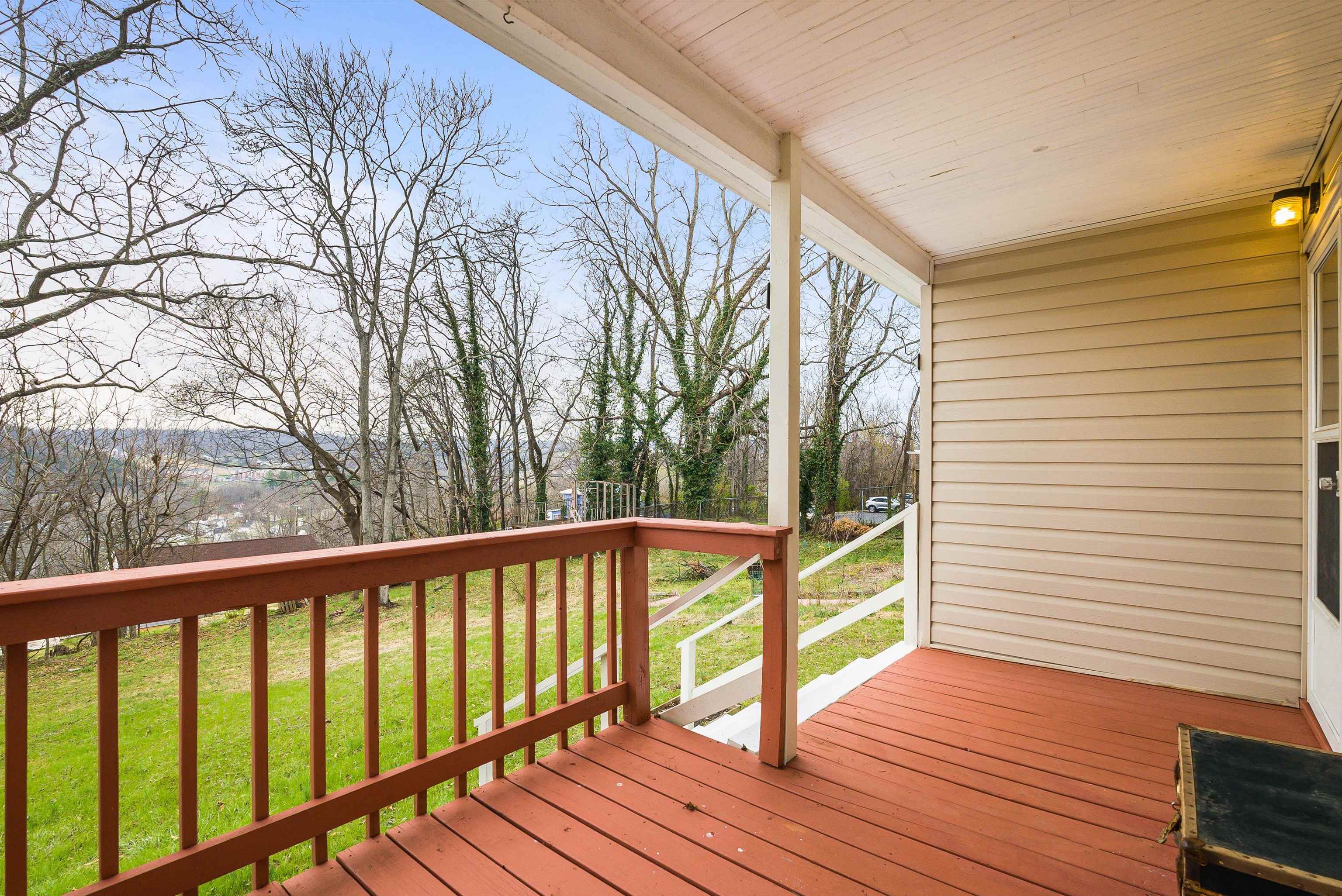 1306 W JOHNSON ST, STAUNTON, Virginia 24401, 3 Bedrooms Bedrooms, ,1 BathroomBathrooms,Residential,1306 W JOHNSON ST,675163 MLS # 675163