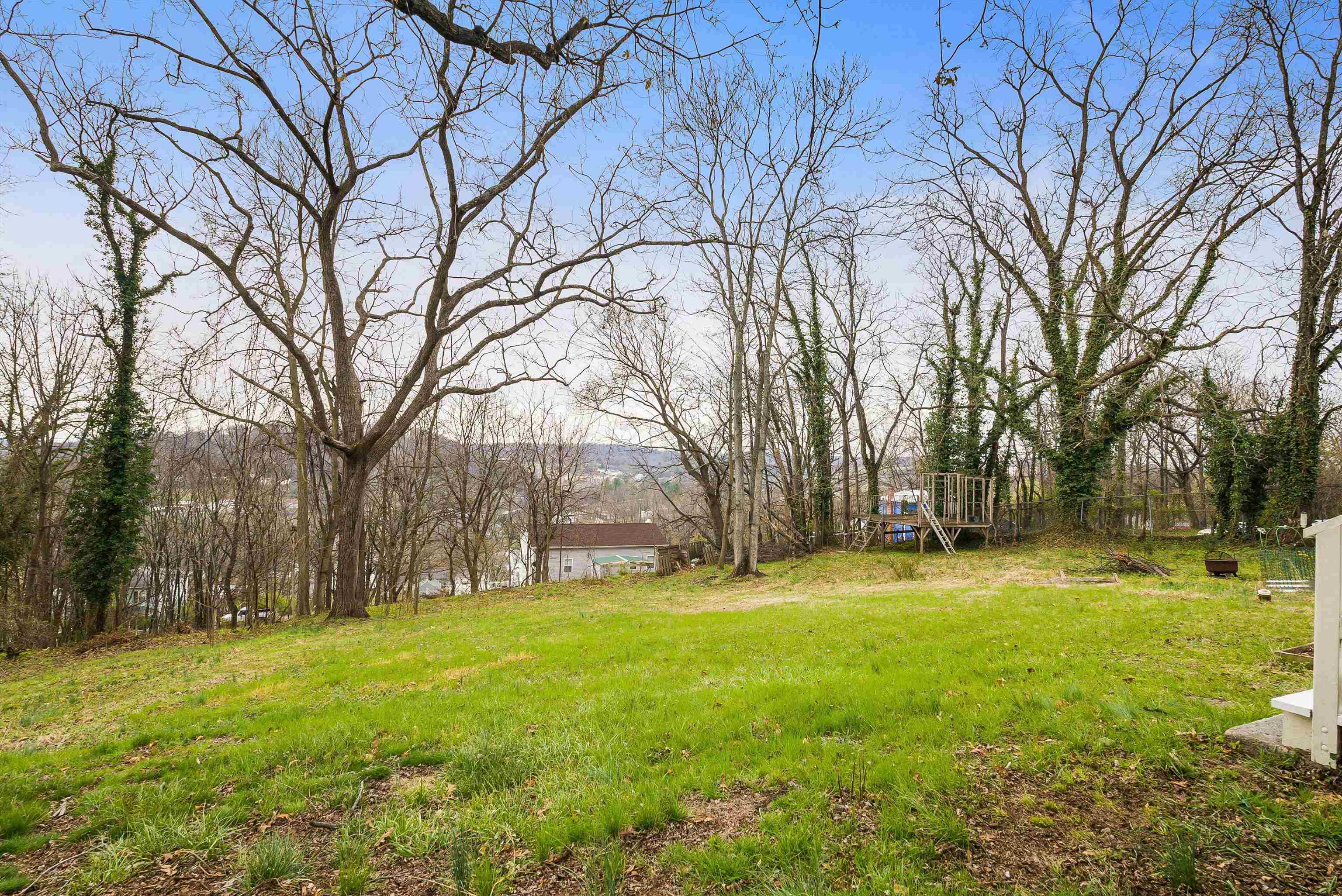 1306 W JOHNSON ST, STAUNTON, Virginia 24401, 3 Bedrooms Bedrooms, ,1 BathroomBathrooms,Residential,1306 W JOHNSON ST,675163 MLS # 675163