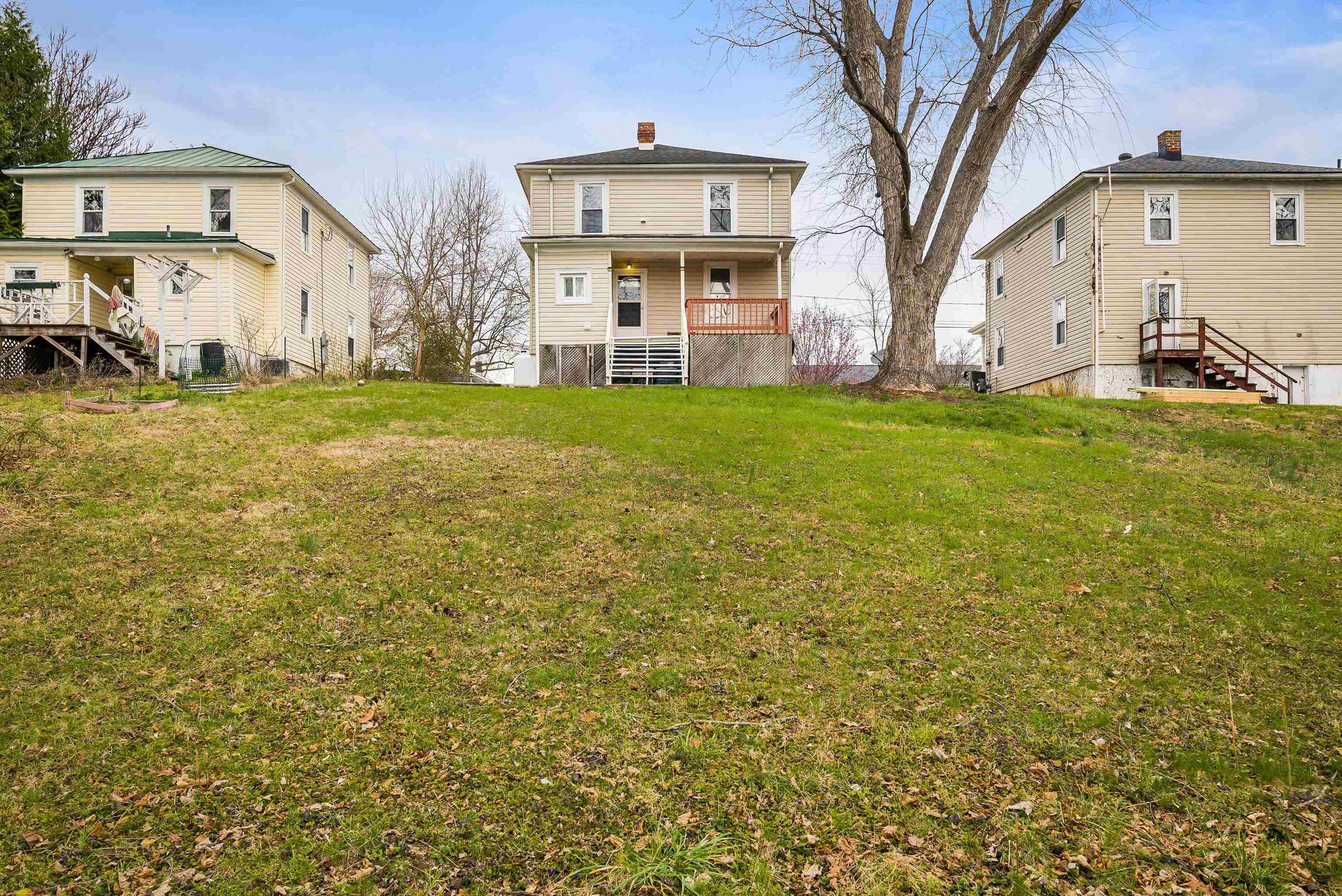 1306 W JOHNSON ST, STAUNTON, Virginia 24401, 3 Bedrooms Bedrooms, ,1 BathroomBathrooms,Residential,1306 W JOHNSON ST,675163 MLS # 675163