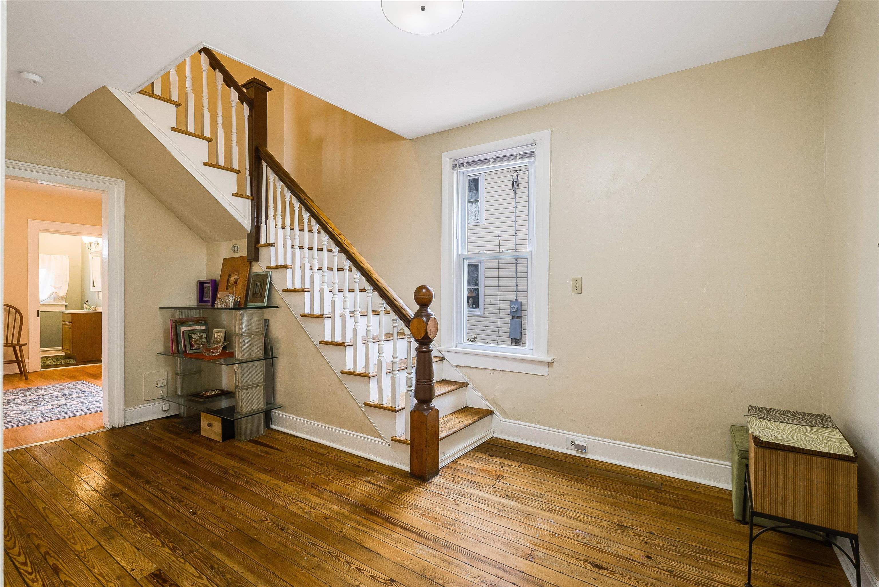 1306 W JOHNSON ST, STAUNTON, Virginia 24401, 3 Bedrooms Bedrooms, ,1 BathroomBathrooms,Residential,1306 W JOHNSON ST,675163 MLS # 675163