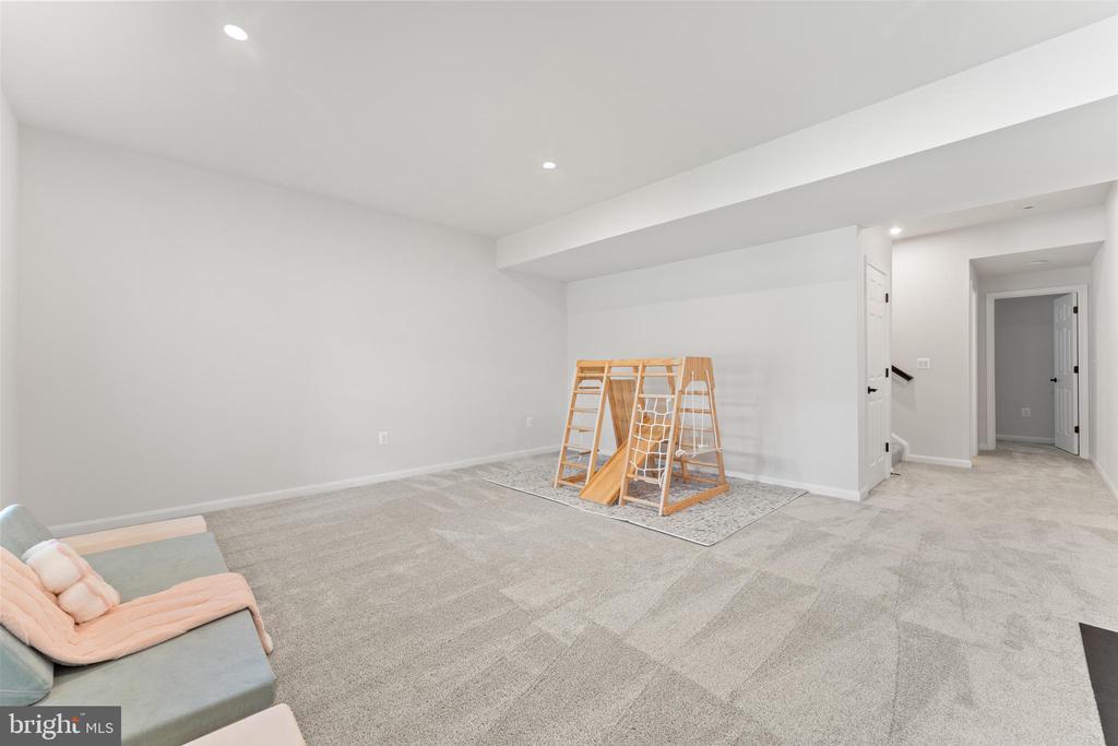 11509 BLUESTEM WAY, FREDERICKSBURG, Virginia 22407, 5 Bedrooms Bedrooms, ,3 BathroomsBathrooms,Residential,11509 BLUESTEM WAY,VASP2040204 MLS # VASP2040204