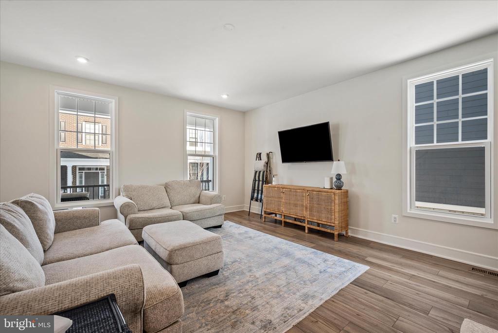 6052 COBBLESTONE CT, MARSHALL, Virginia, 3 Bedrooms Bedrooms, ,2 BathroomsBathrooms,Residential,6052 COBBLESTONE CT,VAFQ2020528 MLS # VAFQ2020528