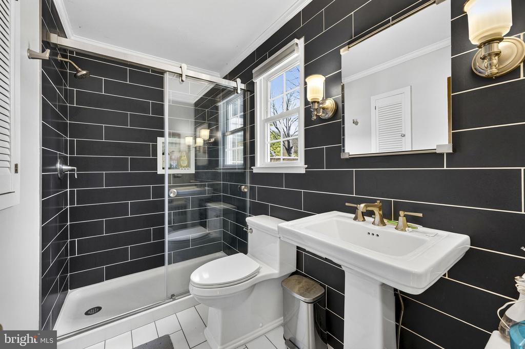 653 FEDERAL ST, PARIS, Virginia, 3 Bedrooms Bedrooms, ,3 BathroomsBathrooms,Residential,653 FEDERAL ST,VAFQ2021222 MLS # VAFQ2021222