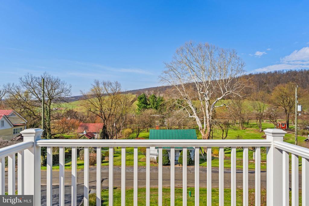 653 FEDERAL ST, PARIS, Virginia, 3 Bedrooms Bedrooms, ,3 BathroomsBathrooms,Residential,653 FEDERAL ST,VAFQ2021222 MLS # VAFQ2021222