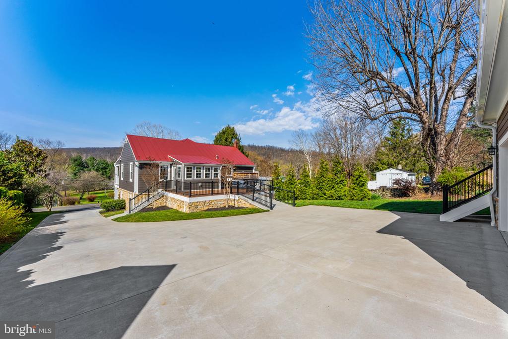 653 FEDERAL ST, PARIS, Virginia, 3 Bedrooms Bedrooms, ,3 BathroomsBathrooms,Residential,653 FEDERAL ST,VAFQ2021222 MLS # VAFQ2021222