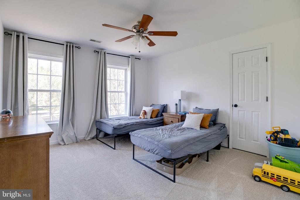 15607 FOX CHASE LN, CULPEPER, Virginia 22701, 4 Bedrooms Bedrooms, ,3 BathroomsBathrooms,Residential,15607 FOX CHASE LN,VACU2013164 MLS # VACU2013164