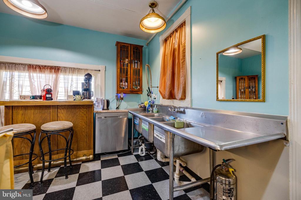 138 E MAIN ST, LURAY, Virginia 22835, 3 Bedrooms Bedrooms, ,3 BathroomsBathrooms,Residential,138 E MAIN ST,VAPA2006240 MLS # VAPA2006240