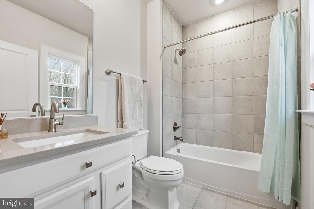 10909 CANTERBURY CT, SPOTSYLVANIA, Virginia 22551, 4 Bedrooms Bedrooms, ,4 BathroomsBathrooms,Residential,10909 CANTERBURY CT,VASP2040560 MLS # VASP2040560